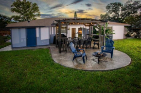 Charming Family Oasis ~ Dog-Friendly ~ Backyard